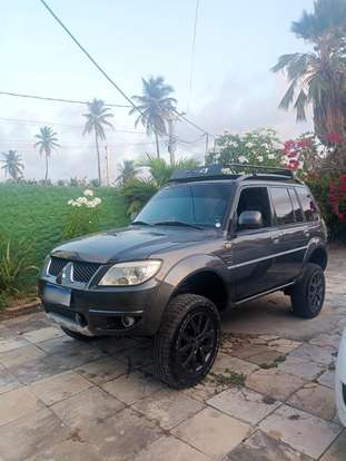 MITSUBISHI-PAJERO TR4-2011