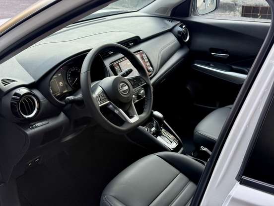 NISSAN-KICKS-2023