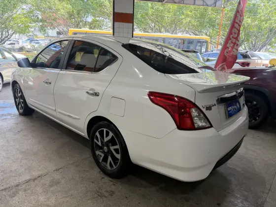 NISSAN VERSA 1.6 16V FLEXSTART UNIQUE 4P XTRONIC NISSAN VERSA 1.6 16V FLEXSTART UNIQUE 4P XTRONIC