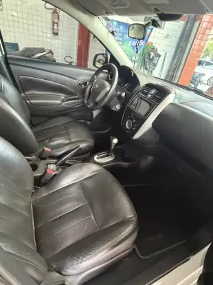 NISSAN-VERSA-2017