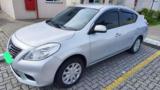 NISSAN-VERSA-2012