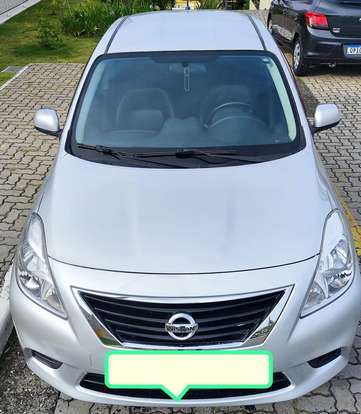 NISSAN-VERSA-2012