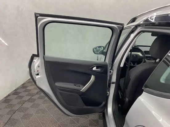 PEUGEOT-2008-2021