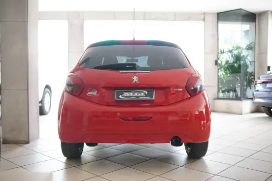 PEUGEOT-208-2017
