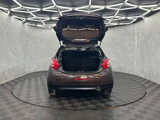 PEUGEOT-208-2014