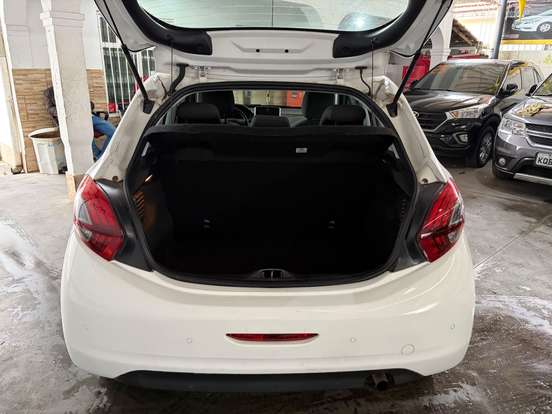 PEUGEOT-208-1.2 ALLURE 12V FLEX 4P MANUAL PEUGEOT-208-2018