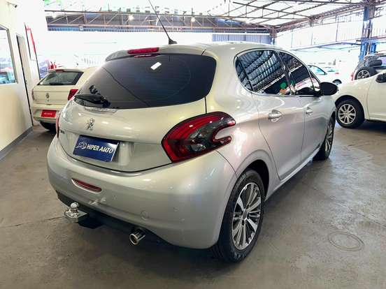 PEUGEOT-208-1.6 GRIFFE 16V FLEX 4P AUTOMÁTICO PEUGEOT-208-2016