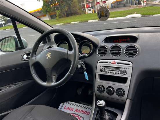 PEUGEOT-308-2013