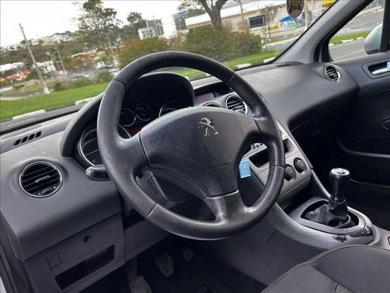 PEUGEOT-308-2013