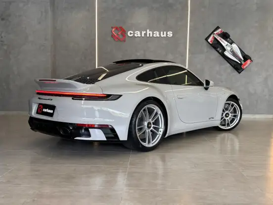 PORSCHE-911-2024