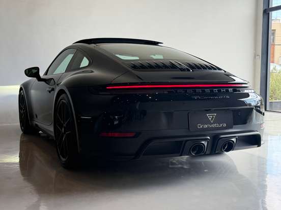 PORSCHE-911-2025