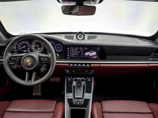 PORSCHE-911-2023