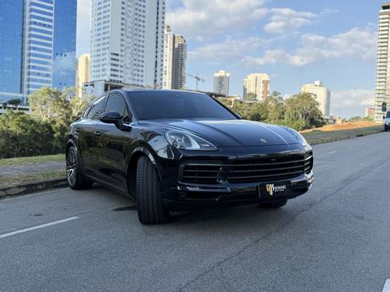 PORSCHE-CAYENNE-2022