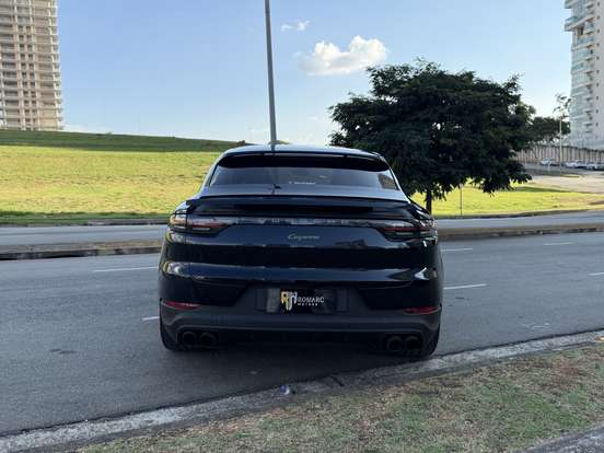 PORSCHE-CAYENNE-2022