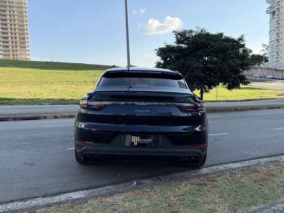 PORSCHE-CAYENNE-2022