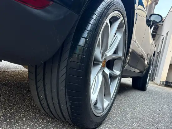 PORSCHE-MACAN-2017