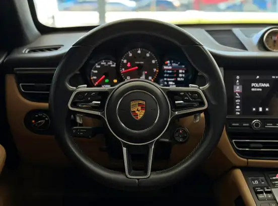 PORSCHE-MACAN-2021