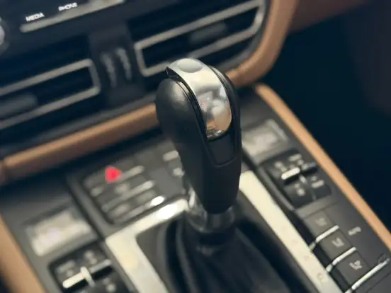 PORSCHE-MACAN-2.0 16V GASOLINA 4P AUTOMÁTICO PORSCHE-MACAN-2021