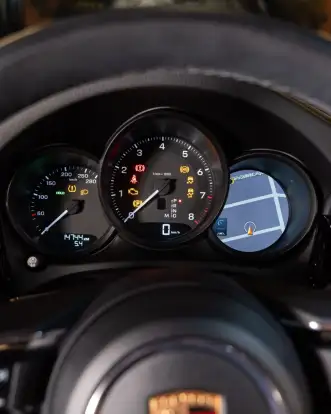 PORSCHE-MACAN-2025