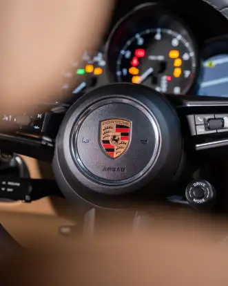 PORSCHE-MACAN-2025