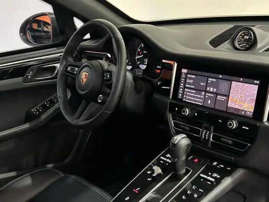 PORSCHE-MACAN-2025