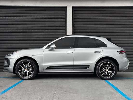 PORSCHE-MACAN-2021