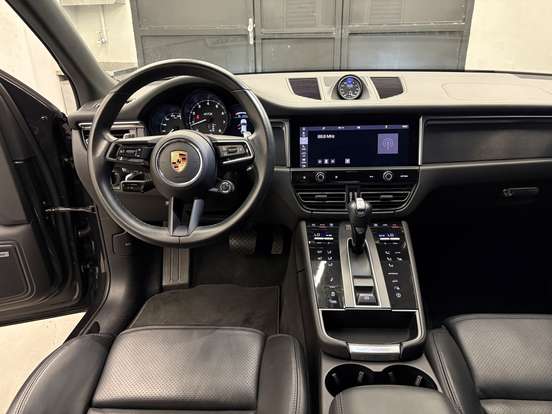 PORSCHE-MACAN-2022