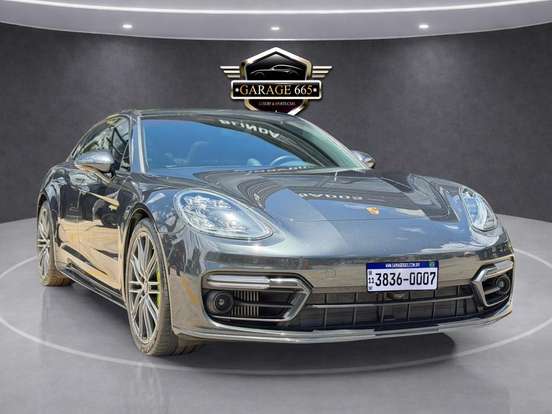 PORSCHE-PANAMERA-2023