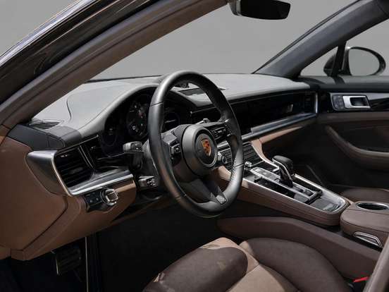PORSCHE-PANAMERA-2023