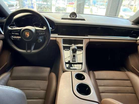 PORSCHE-PANAMERA-2023