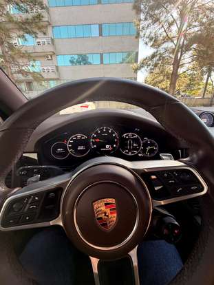 PORSCHE-CAYENNE-2019
