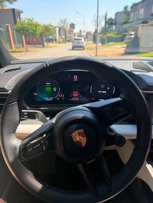 PORSCHE-MACAN-2025
