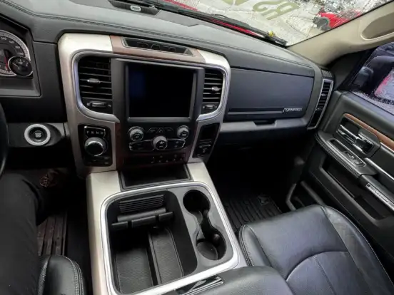 RAM-1500-5.7 V8 GASOLINA REBEL CD 4X4 AUTOMÁTICO RAM-1500-2022