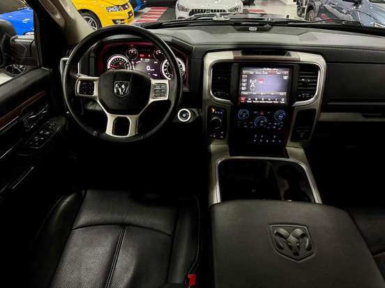 RAM-CLASSIC-5.7 V8 GASOLINA LARAMIE CD 4X4 AUTOMÁTICO RAM-CLASSIC-2023