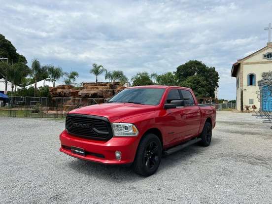 RAM-CLASSIC-5.7 V8 GASOLINA LARAMIE NIGHT EDITION CD 4X4 AUTOMÁTICO RAM-CLASSIC-2023