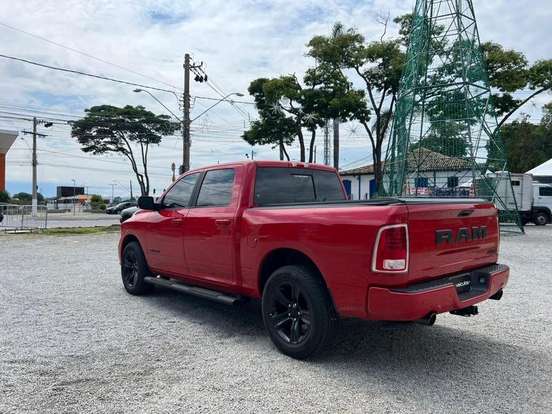 RAM-CLASSIC-5.7 V8 GASOLINA LARAMIE NIGHT EDITION CD 4X4 AUTOMÁTICO RAM-CLASSIC-2023