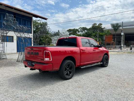 RAM-CLASSIC-5.7 V8 GASOLINA LARAMIE NIGHT EDITION CD 4X4 AUTOMÁTICO RAM-CLASSIC-2023