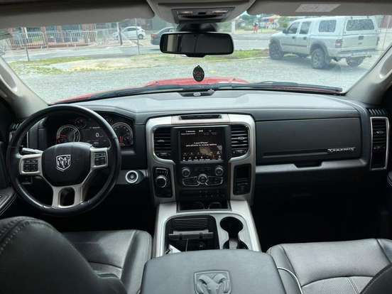 RAM-CLASSIC-5.7 V8 GASOLINA LARAMIE NIGHT EDITION CD 4X4 AUTOMÁTICO RAM-CLASSIC-2023