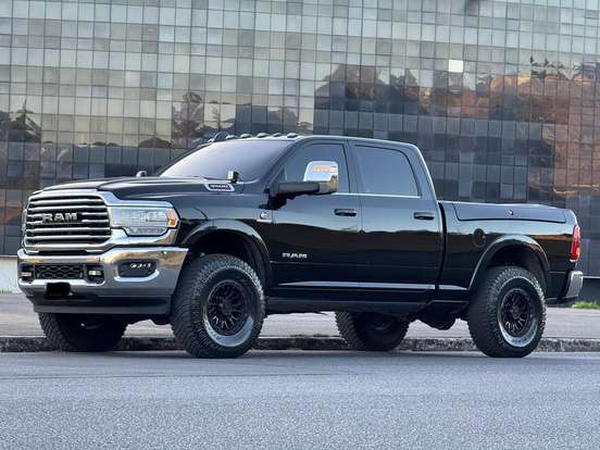 RAM-3500-6.7 I6 TURBO DIESEL LIMITED LONGHORN CD 4X4 AUTOMÁTICO RAM-3500-2023
