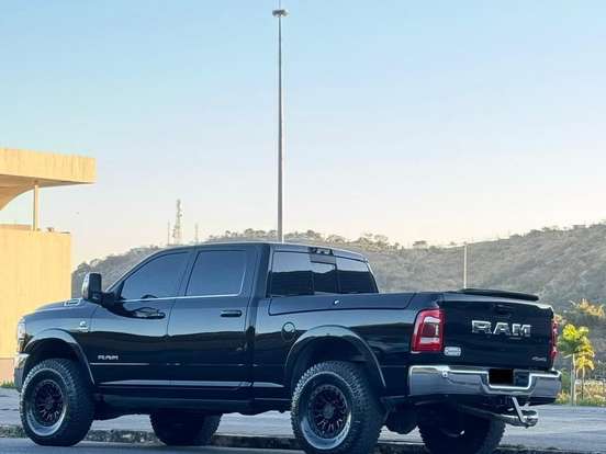 RAM-3500-6.7 I6 TURBO DIESEL LIMITED LONGHORN CD 4X4 AUTOMÁTICO RAM-3500-2023