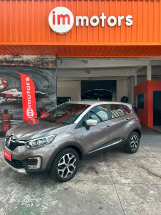 RENAULT CAPTUR 1.6 16V SCE FLEX BOSE X-TRONIC RENAULT CAPTUR 1.6 16V SCE FLEX BOSE X-TRONIC