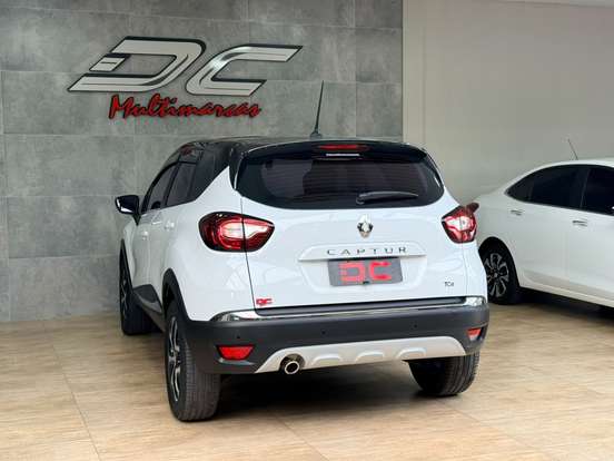 RENAULT-CAPTUR-2021