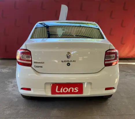 RENAULT-LOGAN-2021