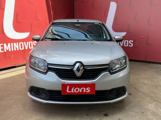RENAULT-LOGAN-2018