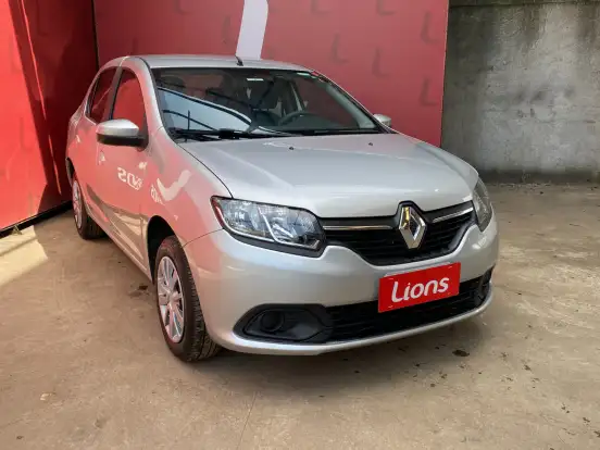 RENAULT-LOGAN-2018