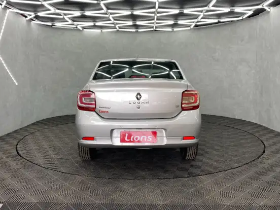 RENAULT-LOGAN-2019