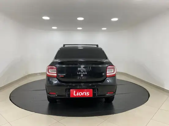 RENAULT-LOGAN-2017