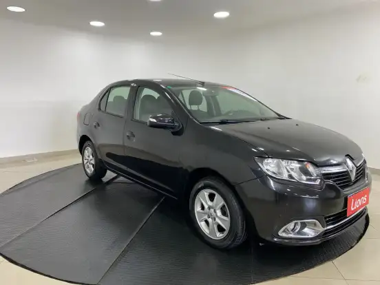 RENAULT-LOGAN-2014
