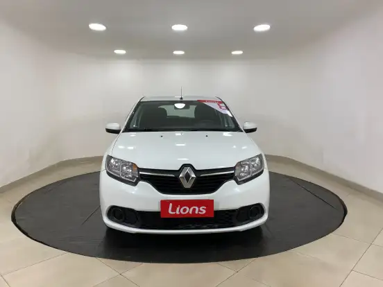 RENAULT-SANDERO-2016