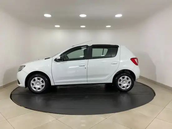RENAULT-SANDERO-2016